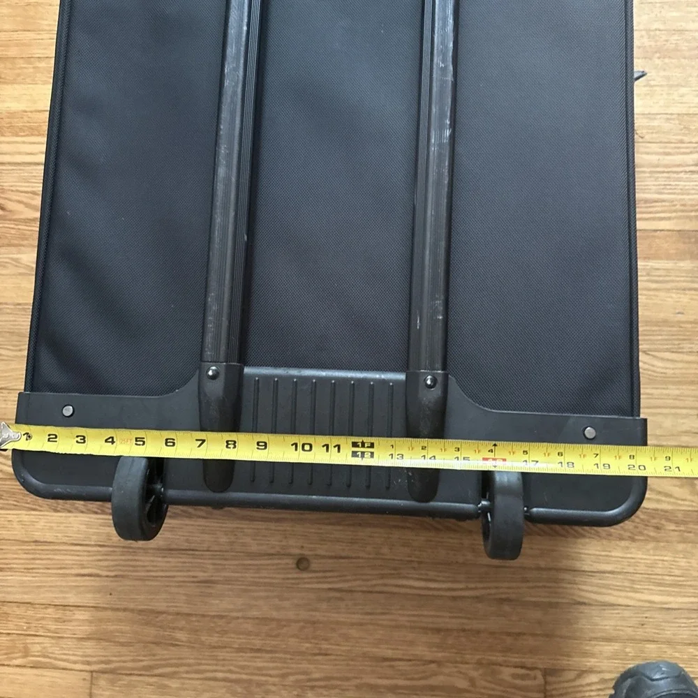 Briggs And Riley XL 28x21 Expandable 2 Wheel Luggage With Internal Garment Bag